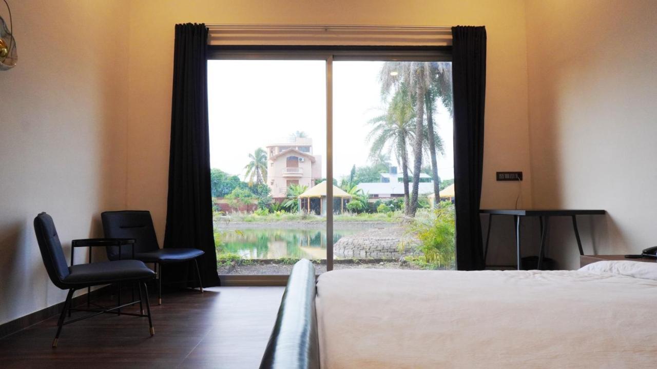 Shanti Resorts Valsad Buitenkant foto