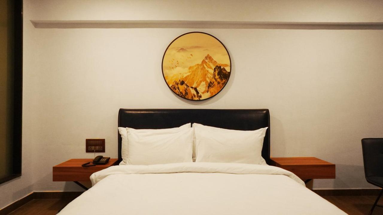 Shanti Resorts Valsad Buitenkant foto